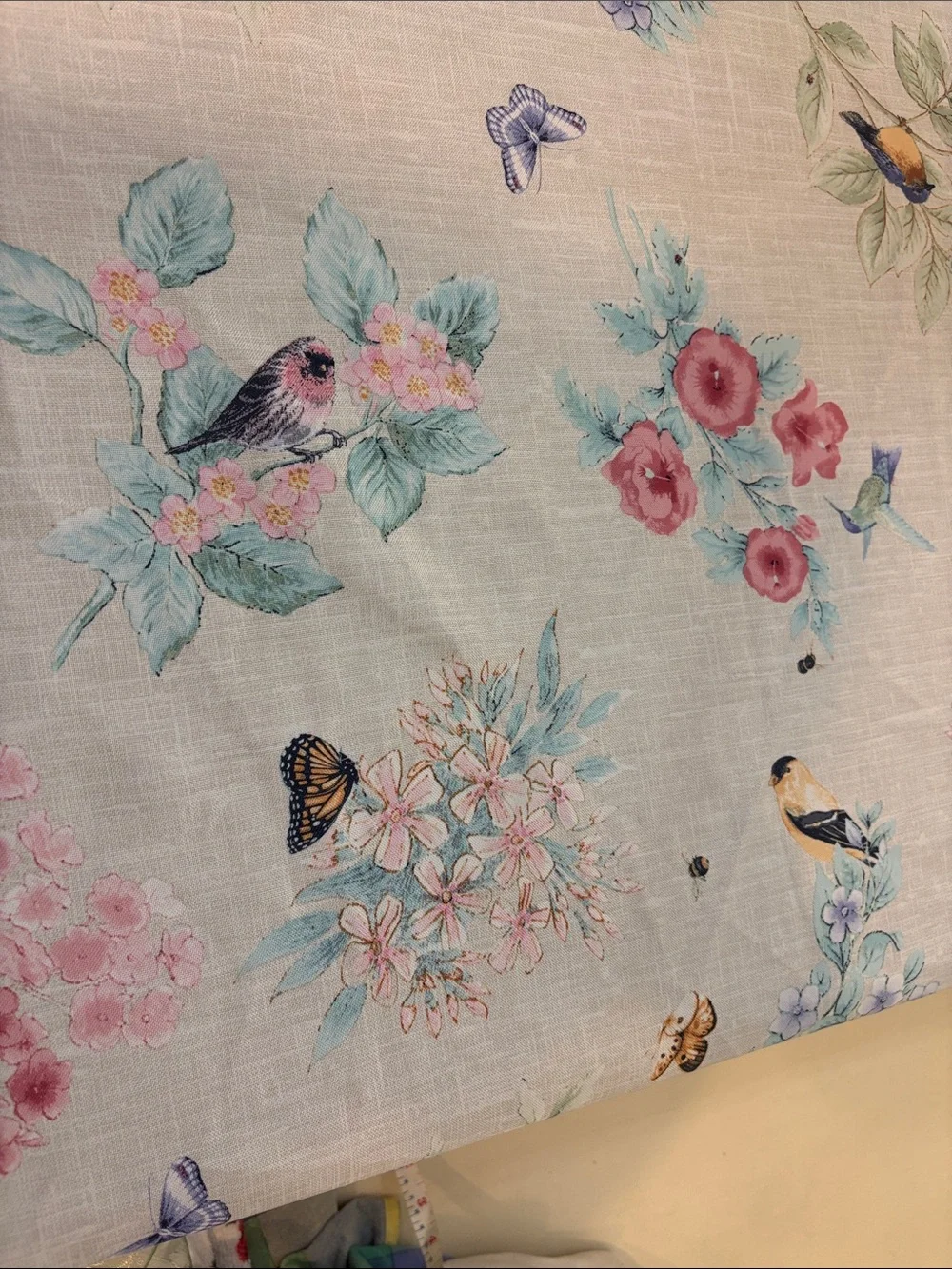Round Floral Bird Tablecloth